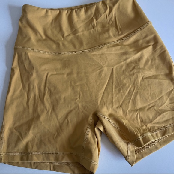 Alphalete Sun Kissed 4” Pulse Surge Shorts - Picture 5 of 11